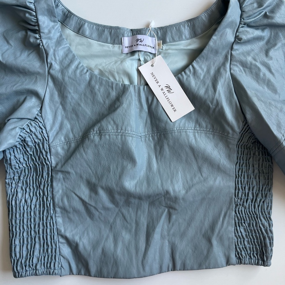 Elegant Blue Puff Sleeve Crop Top - Picture 3 of 10
